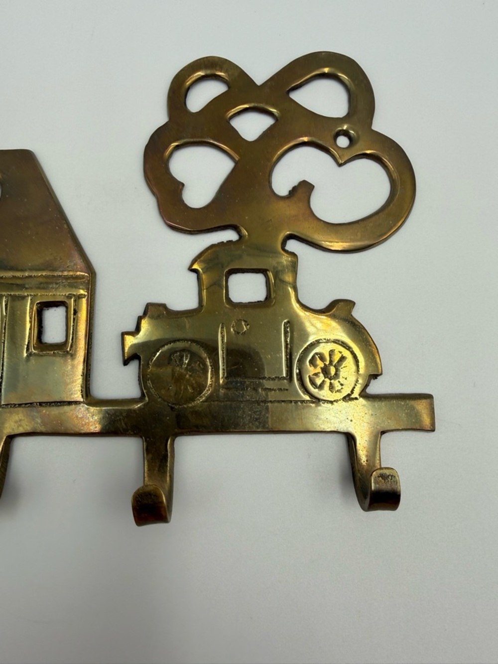 VINTAGE SOLID BRASS KEY HOLDER  4 KEY HOOKs  House Tree Car - Picture 3 of 11